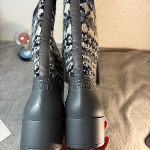 CHANEL Gray and Blue Rain Boots with Knit Cuffs - Picture 7 of 16